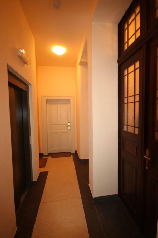 Apartment Halkova 5 Praga Zewnętrze zdjęcie